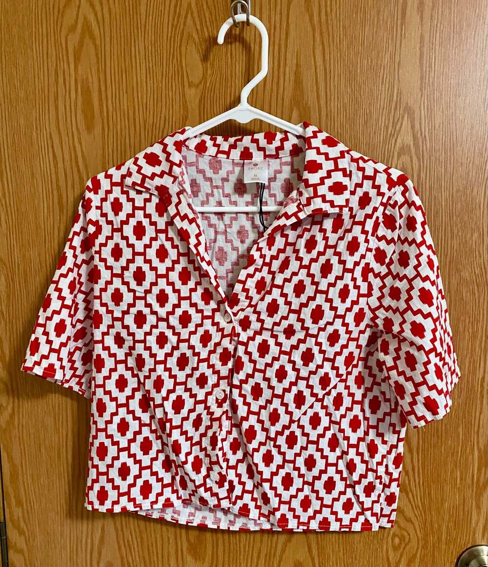 Shade & Shore Red White Geometric Ikat Cropped Button-Up Shirt Size XS